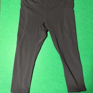 Reebok women’s Black Leggings with pockets